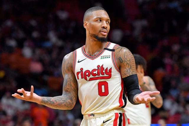 中国男篮不敌德国狂输49分 李凯尔10分周琦9分