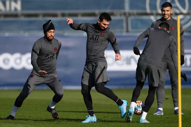 曼城跟队记者曝料：瓜迪奥拉已同意1+1的续约条款